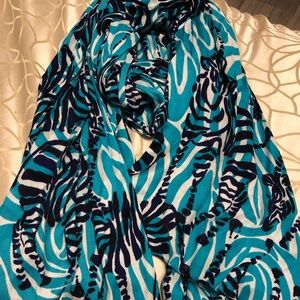 GUC oversized scarf